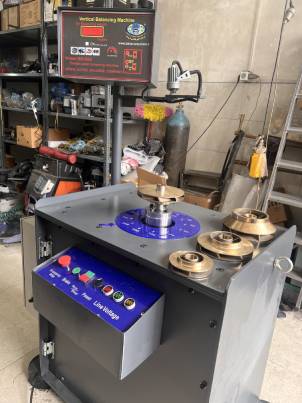 دستگاه بالانس انواع مختلف پروانه پمپ آب ، انواع کف کش و شناور تا وزن ۲۰ کیلوگرم